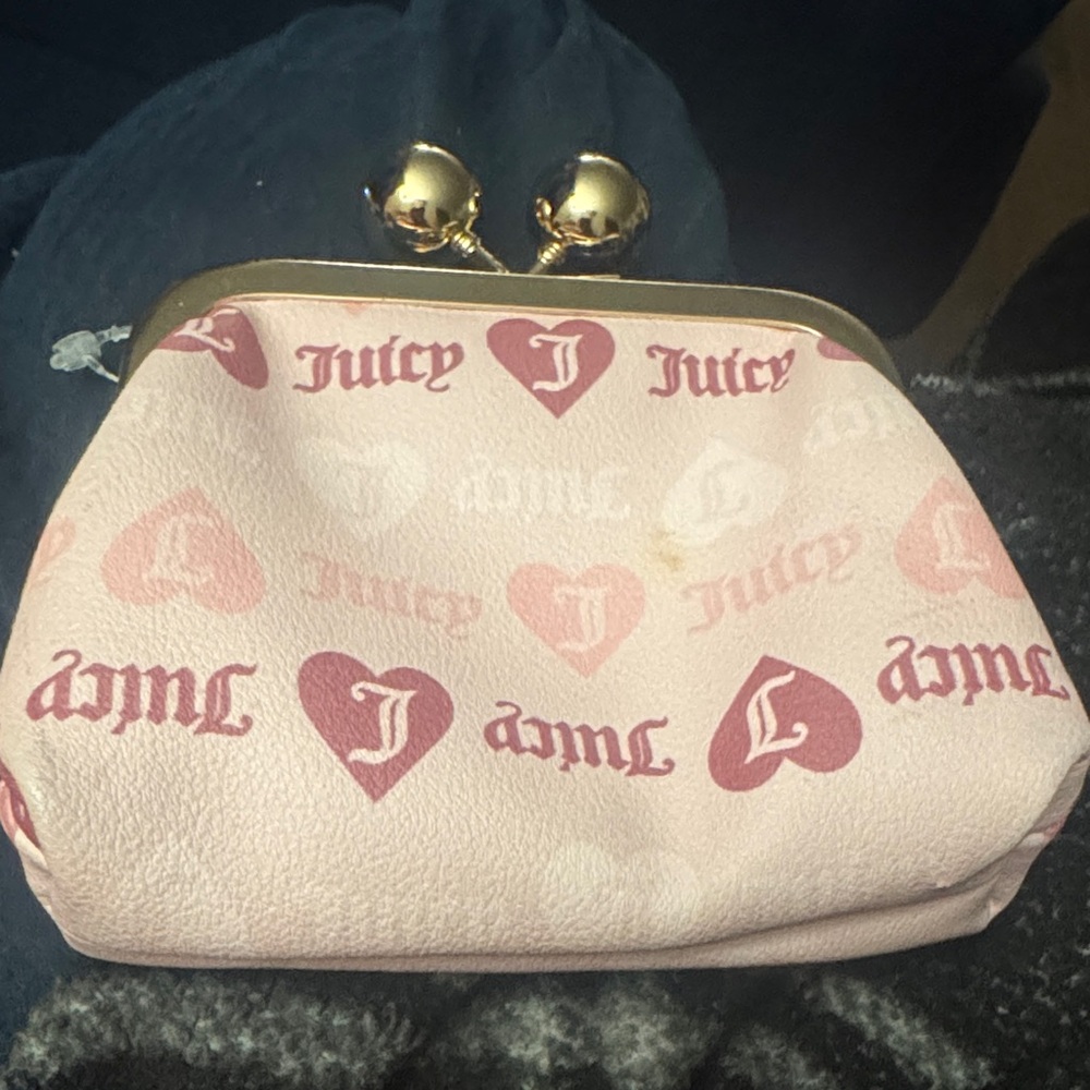 Juicy Couture Pink Heart Logo Kiss Lock Crossbody - Picture 7 of 8